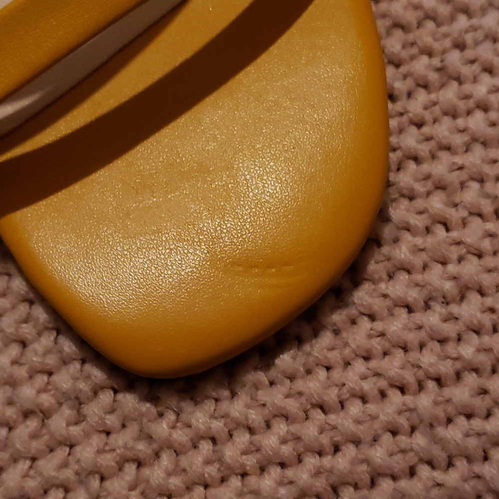 Heels - Picture 8 of 8